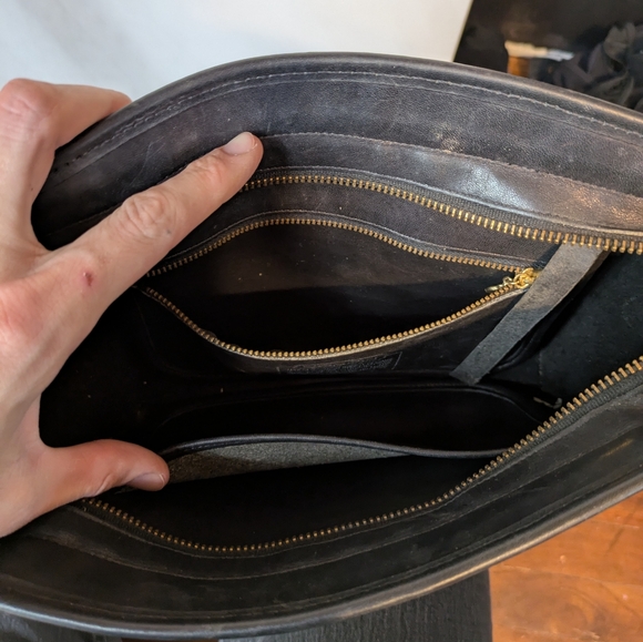 Vintage 80s Coach Black Shoulder Bag - Picture 3 of 8